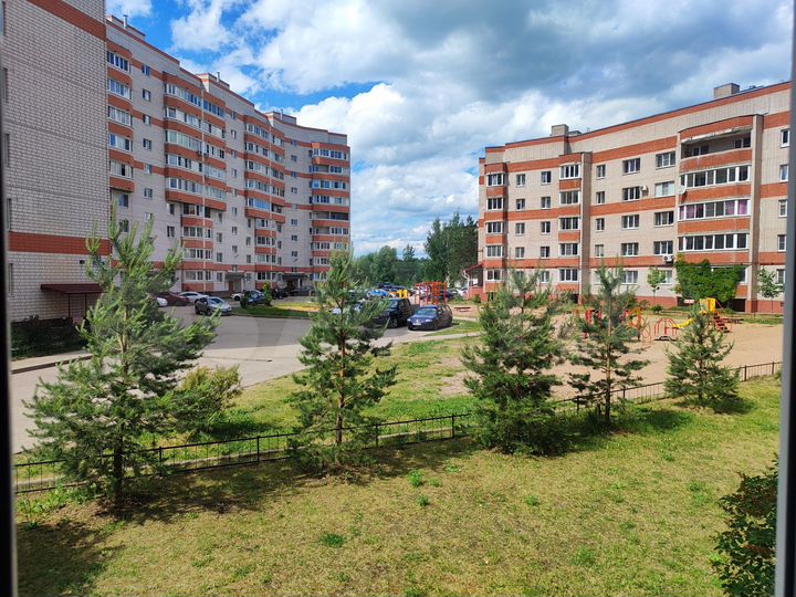 2-к. квартира, 50 м², 1/9 эт.