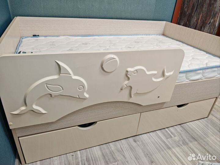 Детская кроватка 