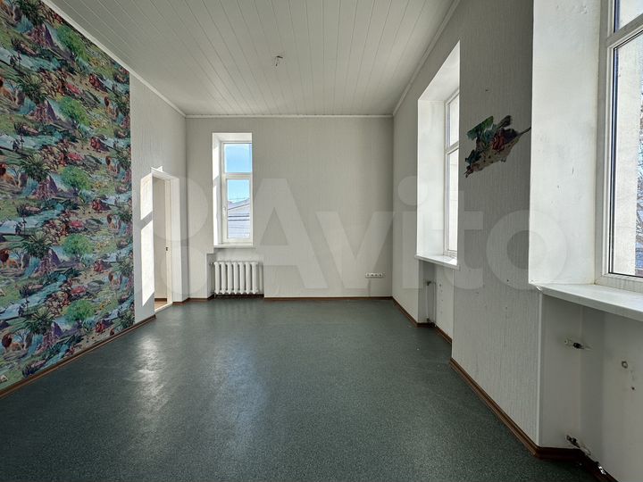 Помещение 195 м² + крытый двор, свой