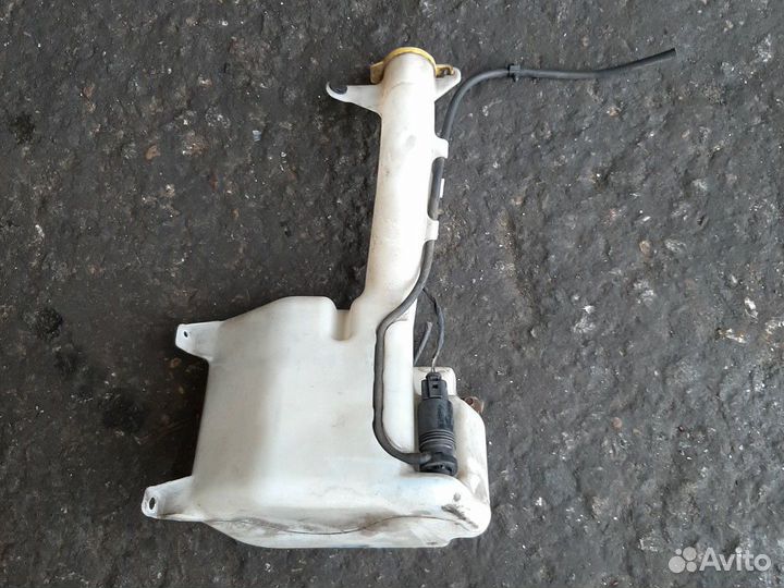 Бачок омывателя Крайслер Себринг в сборе