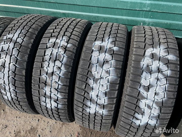 Pirelli Winter Ice Control 215/60 R17