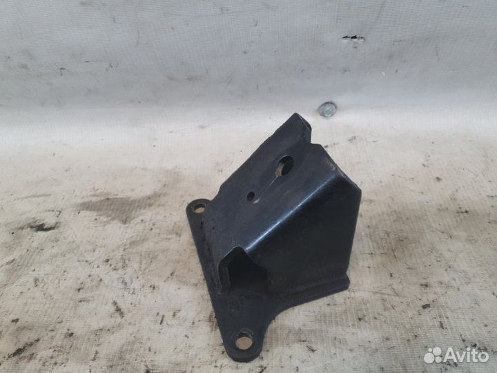 Кронштейн опоры двигателя Kia Sorento BL D4CB 2003