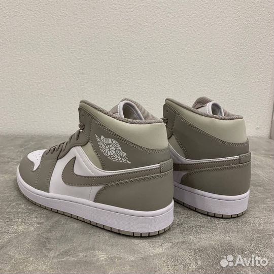 Кроссовки Nike Air jordan 1 MID «linen»