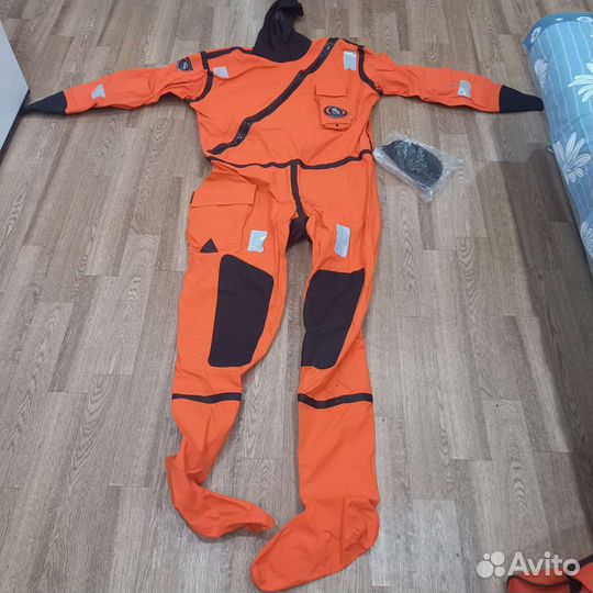 Гидрокостюм сухарь