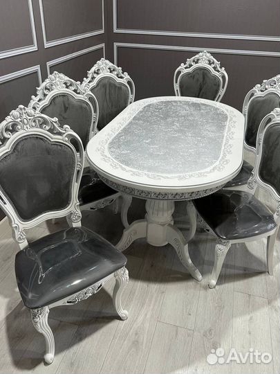 Столы и стулья