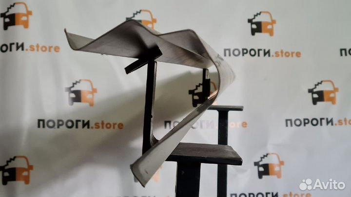 Кузовной порог левый Mitsubishi Pajero 2