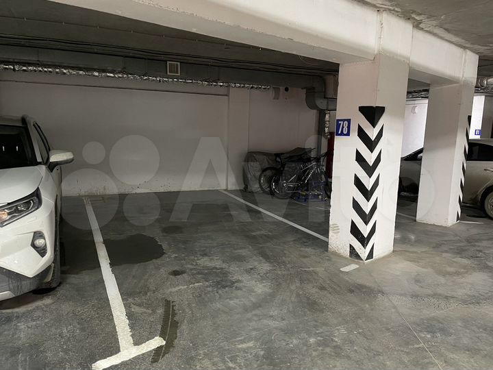 Машиноместо, 18 м²