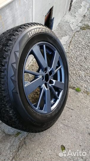 Продаю диски или меняю на летние шины 235/60 r18