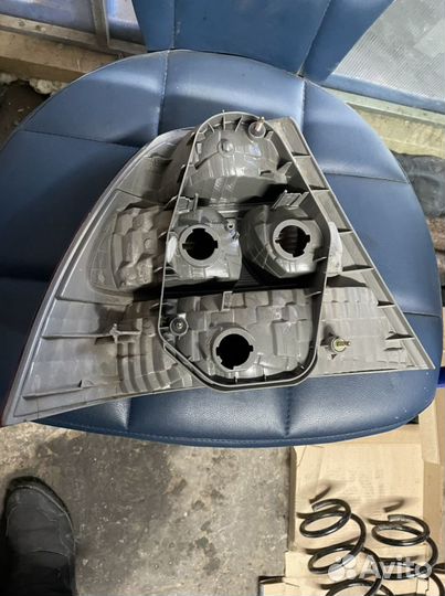 Правый фонарь Toyota Corolla 120