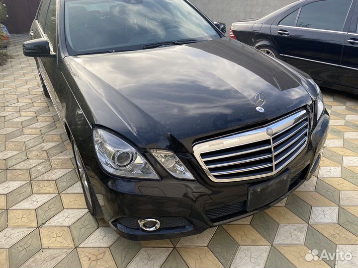 Капот на Mercedes W212