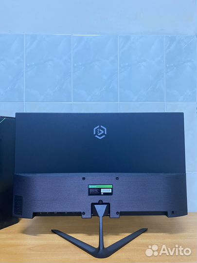 Новый монитор 24