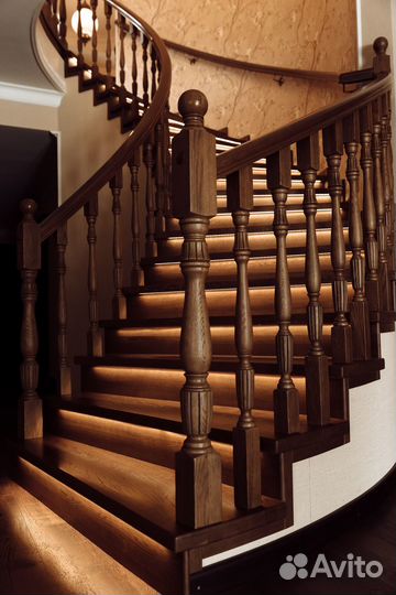 Лестница цвет орех