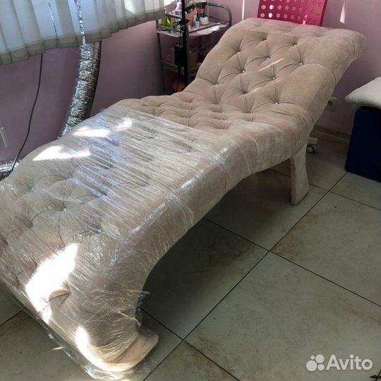 Анатомическая кушетка для наращивания ресниц
