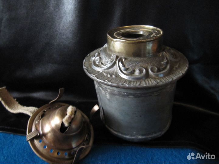 Старинная керосиновая лампа Hugo Schneider. Бронь