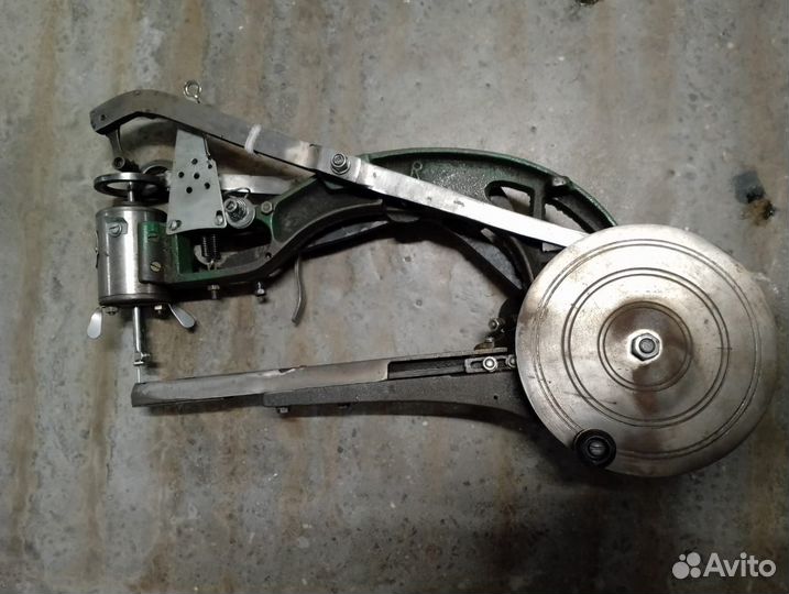 Обувная швейная машинка версал