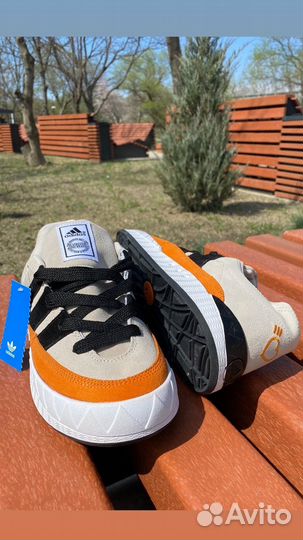 Кроссовки adidas