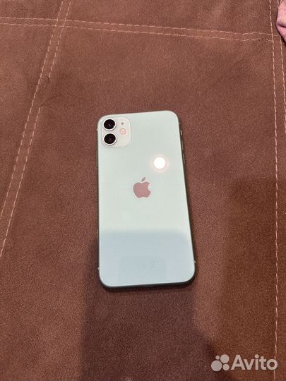 Телефон iPhone 11