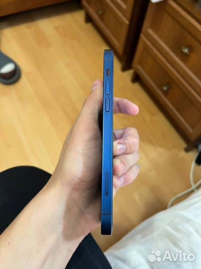 iPhone 12, 64 ГБ