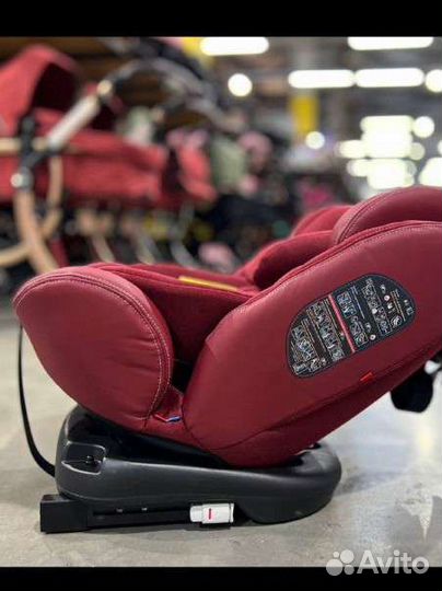 Детское автокресло от 0 бордовое