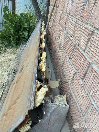 Дверь входная металлическая правая бу