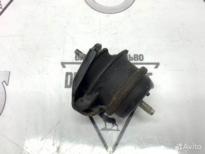 Подушка опора двигателя Nissan Fairlady 11220CD002
