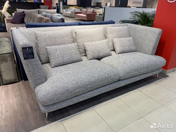 Диван дизайнерский на ножках новый