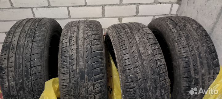 Triangle Sports TH201 215/55 R17 94Y