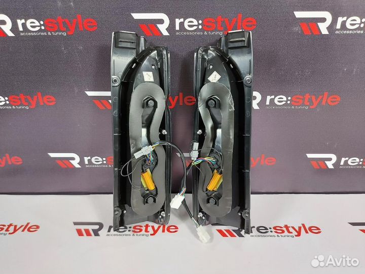 Стопы Toyota Hiace 200 Vland U2258