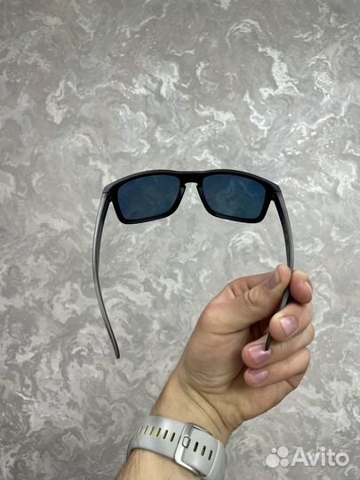 Солнцезащитные очки Oakley Holbrook Polarized