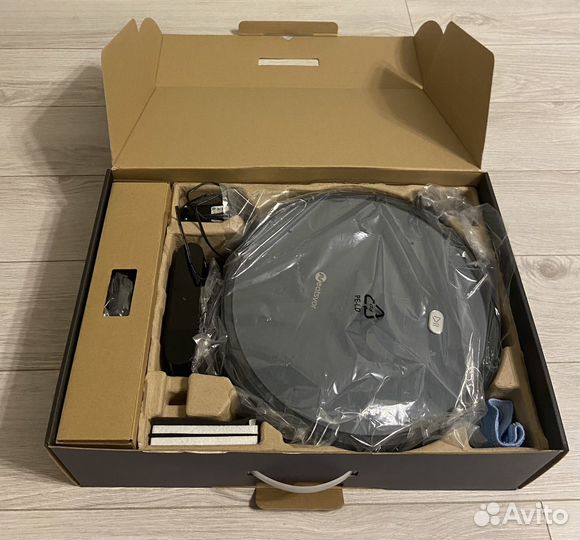 Робот пылесос neatsvor x500