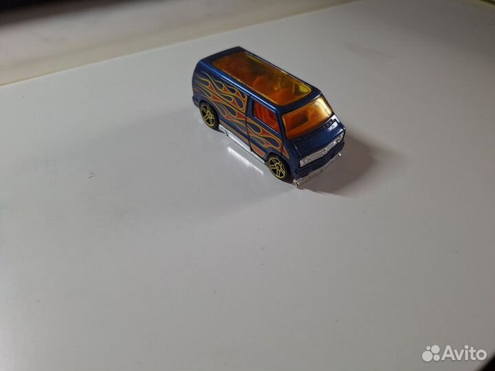 Hot wheels машинки