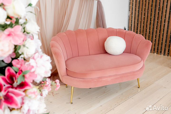 Красивый диван