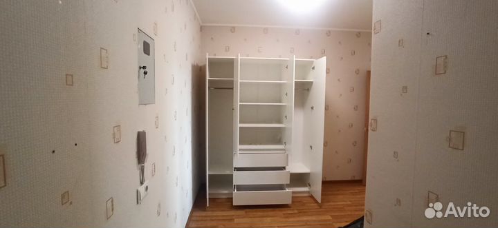 Шкаф распашной