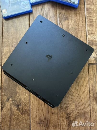 Playstation 4 slim 500gb, два геймпада