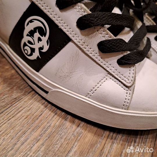 Dvs Adio Circa Globe Vans Osiris Es Etnies