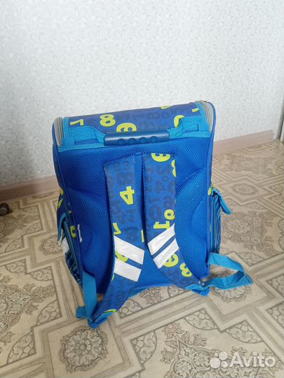 Школьный рюкзак