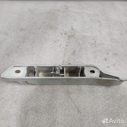 Кронштейн прав. переднего бампера Ford Focus2 рест