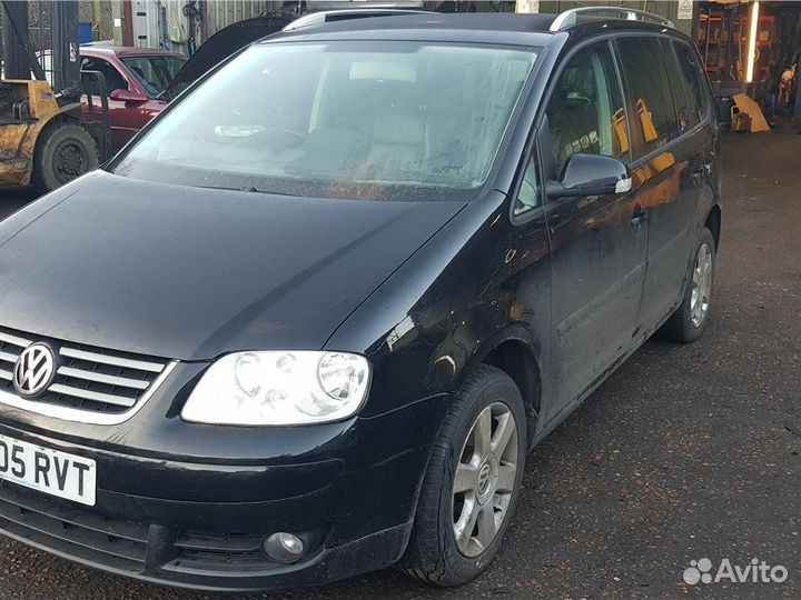 Разбор на запчасти Volkswagen Touran