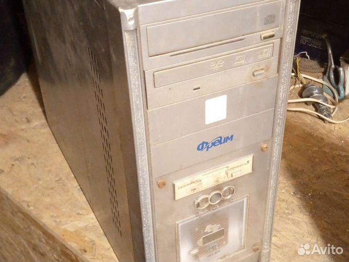 Монитор с клавиатурой