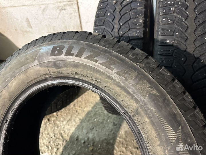 Bridgestone Blizzak Spike-02 SUV 215/65 R16