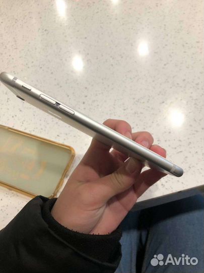 Телефон iPhone 6s на запчасти