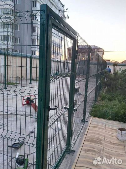3д забор из сетки гиттер