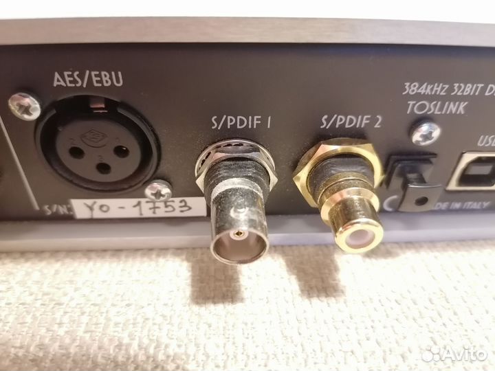 M2tech Young (red lamp)