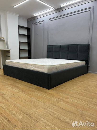 Кровать двухспальная