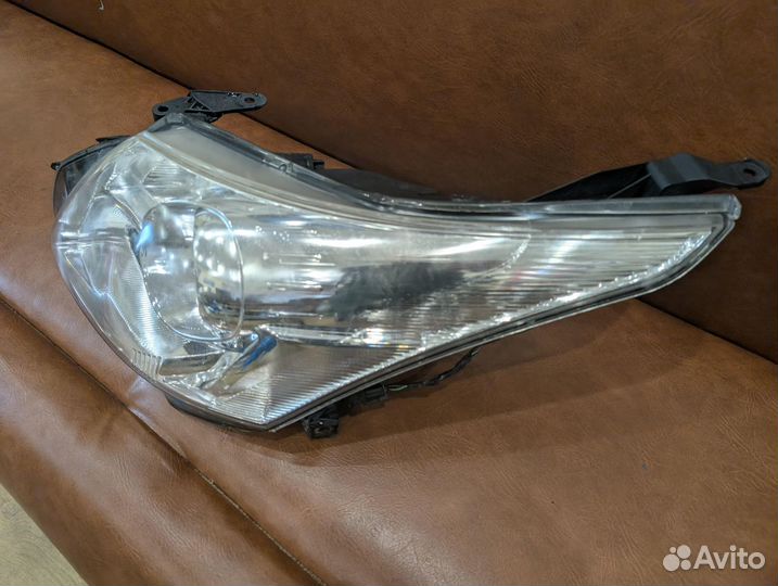Фара Toyota Avensis ZRT272 3ZR-FAE Лев. Перед