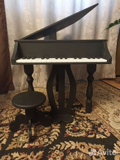 Реквизит для фотосессий (рояль)