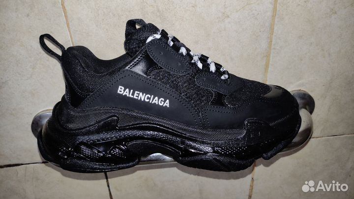 Balenciaga Triple s