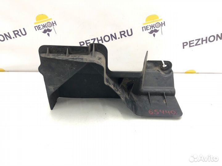 Дефлектор радиатора правый Hyundai Coupe купе 2.0