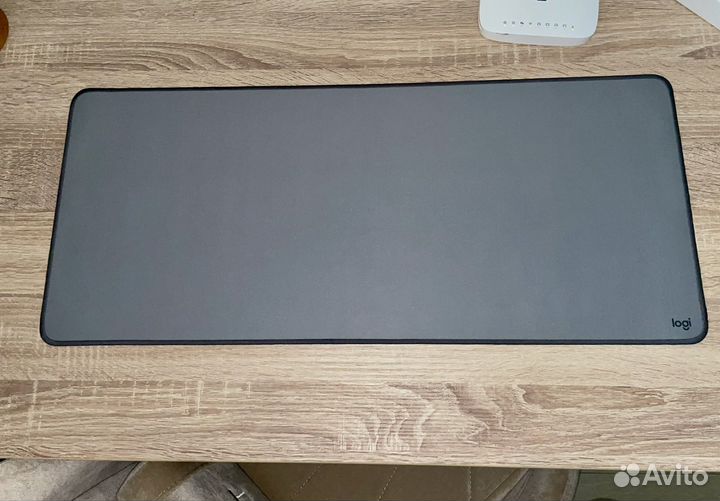 Серый игровой коврик Logitech Desk Mat