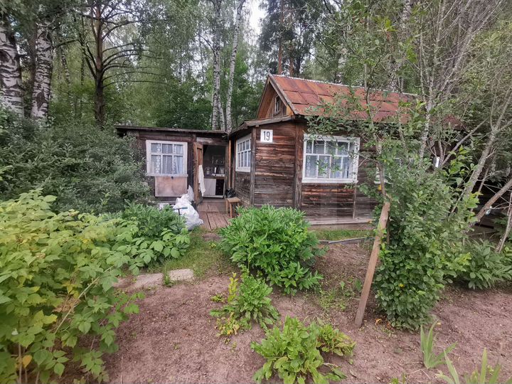 Дом 18 м² на участке 5 сот.